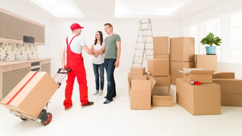 Reliable Notting Hill van service supporting furniture and box transport in London