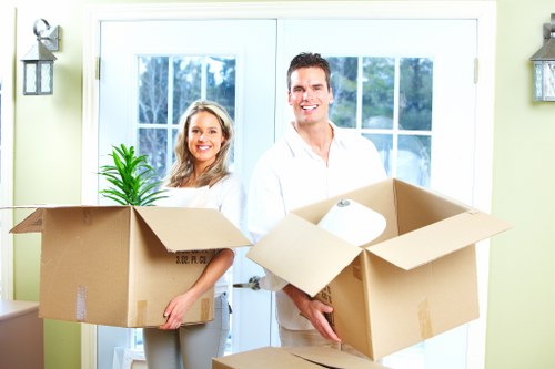 A van loading service offering free quotes for Notting Hill moves