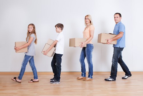 Student essentials packed for a smooth relocation in Nottinghill